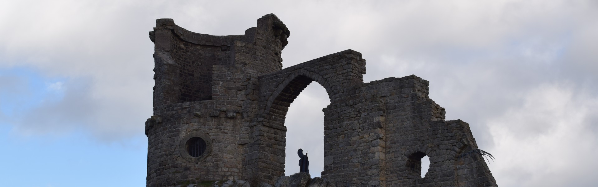 Photo of Mow Cop Castle